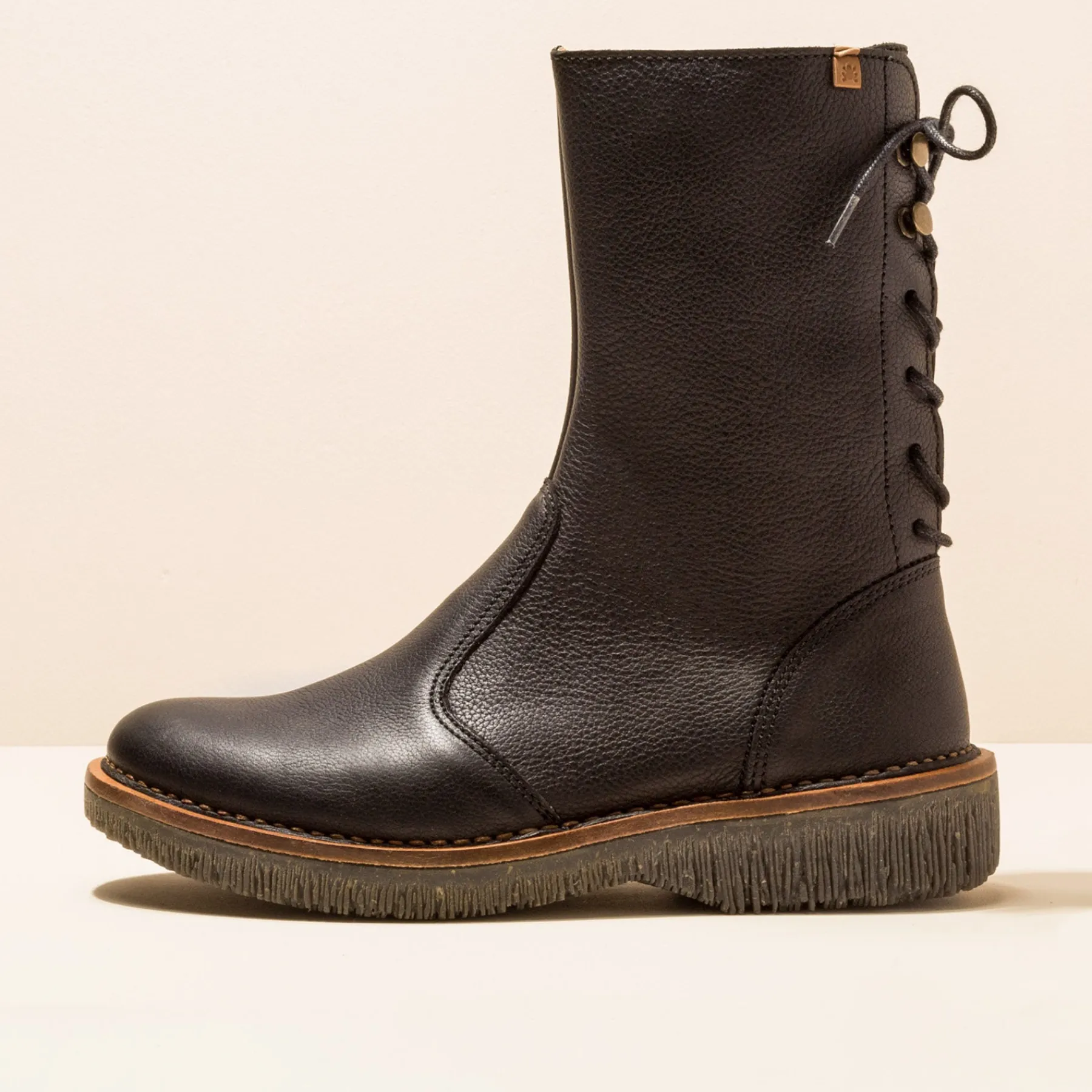 Damen El Naturalista 5577 Volcano