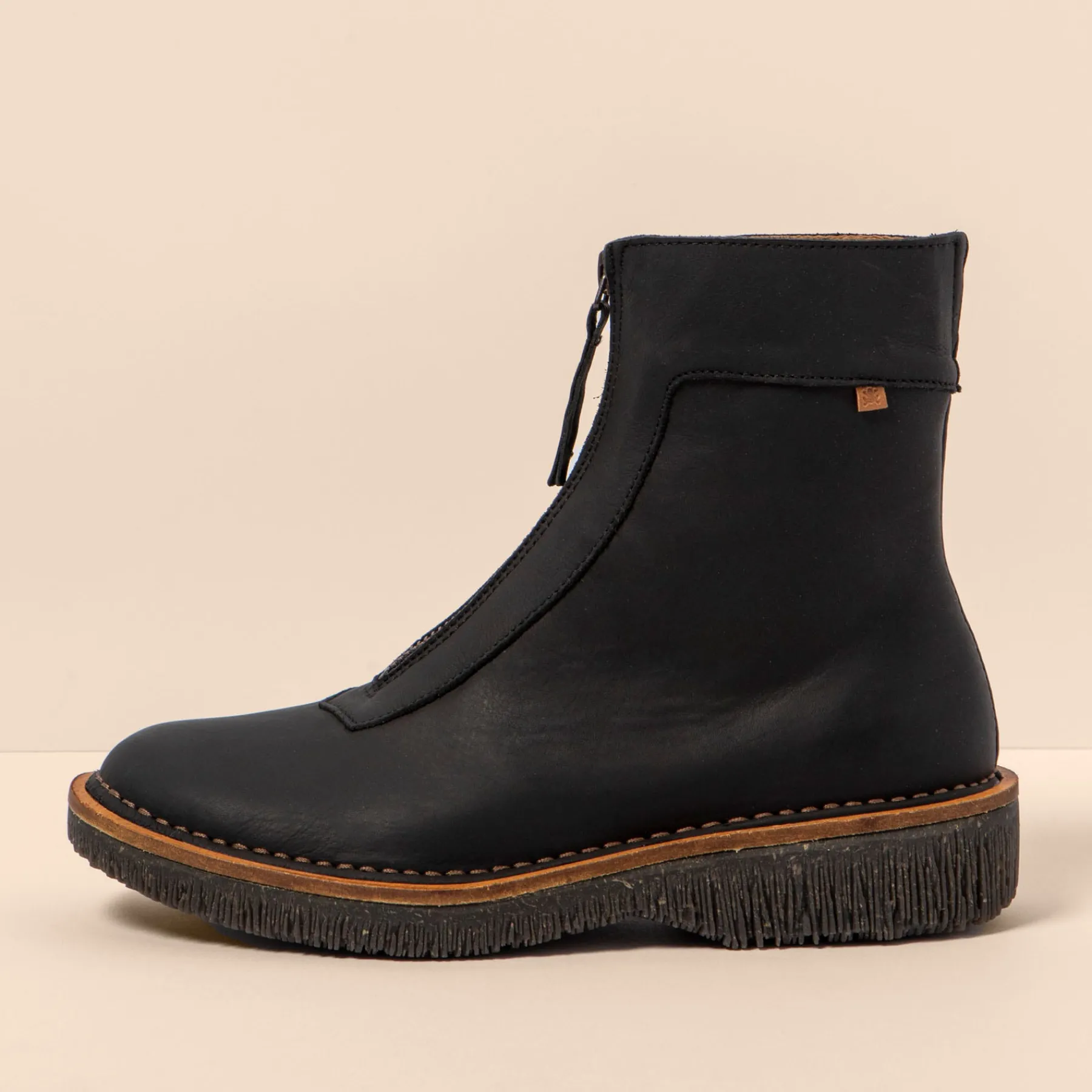 Damen El Naturalista 5581 Volcano